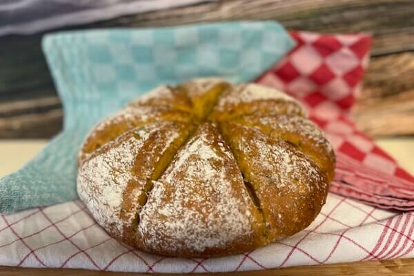    Weekendbrood: Tasty Tomato Olijf Spinazie